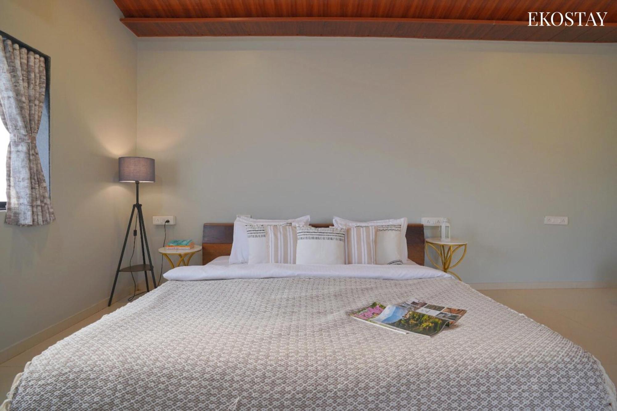 קארג'אט Ekostay Gold Palm Estate I Cricket Turf I Rain Dance I 2 Acre Property מראה חיצוני תמונה