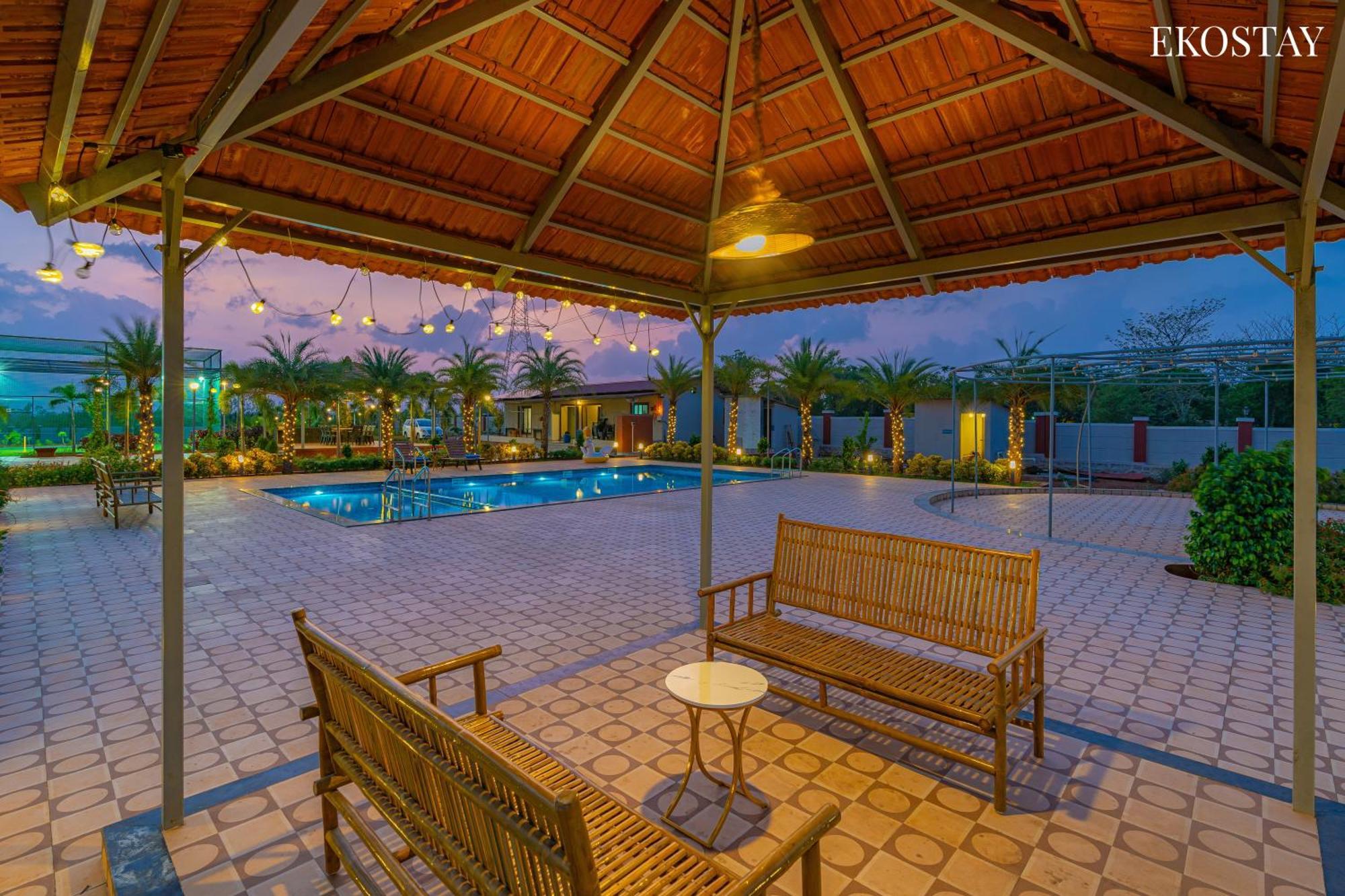 קארג'אט Ekostay Gold Palm Estate I Cricket Turf I Rain Dance I 2 Acre Property מראה חיצוני תמונה