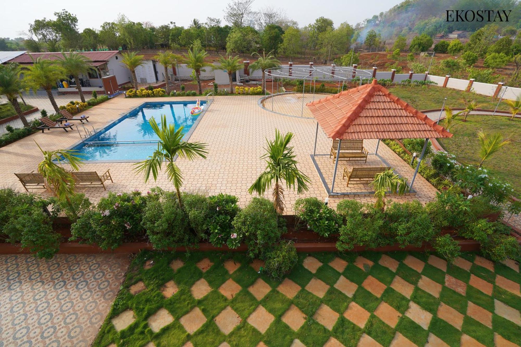 קארג'אט Ekostay Gold Palm Estate I Cricket Turf I Rain Dance I 2 Acre Property מראה חיצוני תמונה